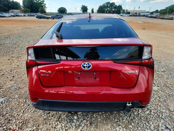 2019 TOYOTA PRIUS