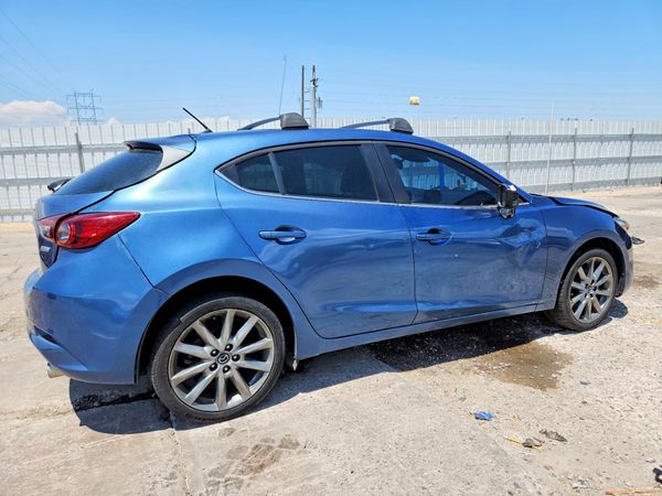 2018 MAZDA 3 Touring