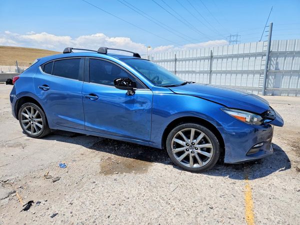 2018 MAZDA 3 Touring