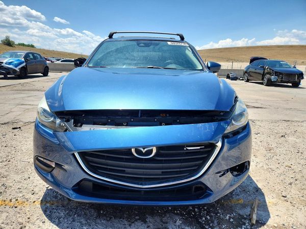 2018 MAZDA 3 Touring