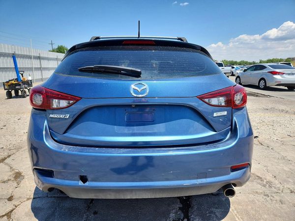 2018 MAZDA 3 Touring