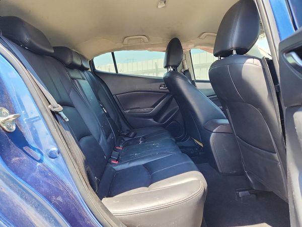2018 MAZDA 3 Touring