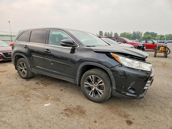 2019 TOYOTA HIGHLANDER LE/LE Plus