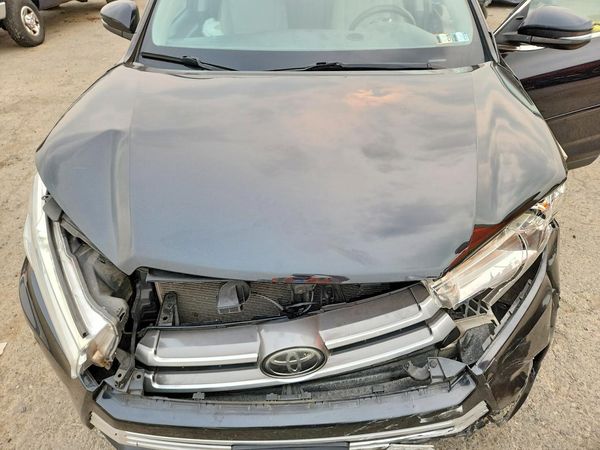 2019 TOYOTA HIGHLANDER LE/LE Plus