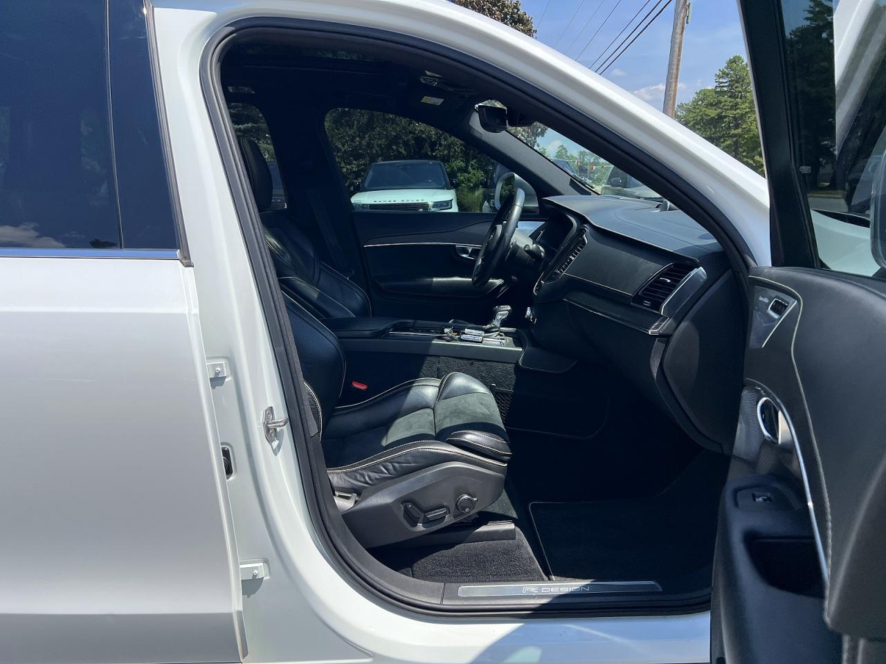 2019 VOLVO XC90 R-Design
