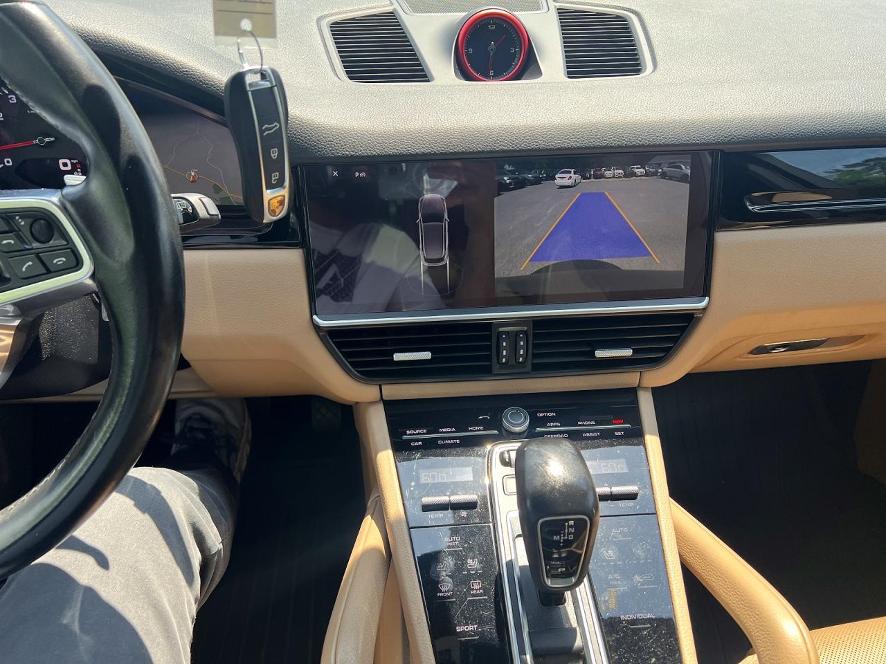 2020 PORSCHE CAYENNE