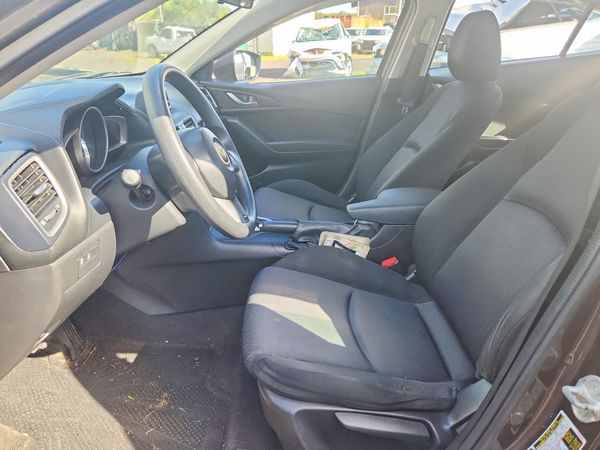 2015 MAZDA 3 SV/Base — DENT