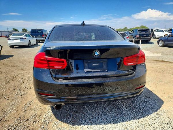 2016 BMW 320