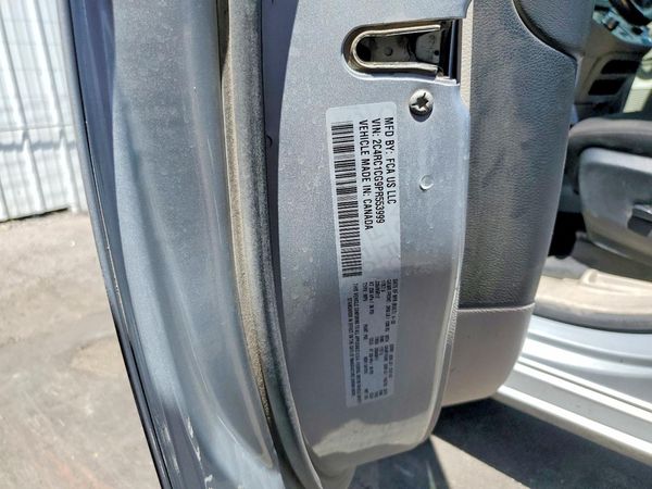 2023 CHRYSLER VOYAGER LX