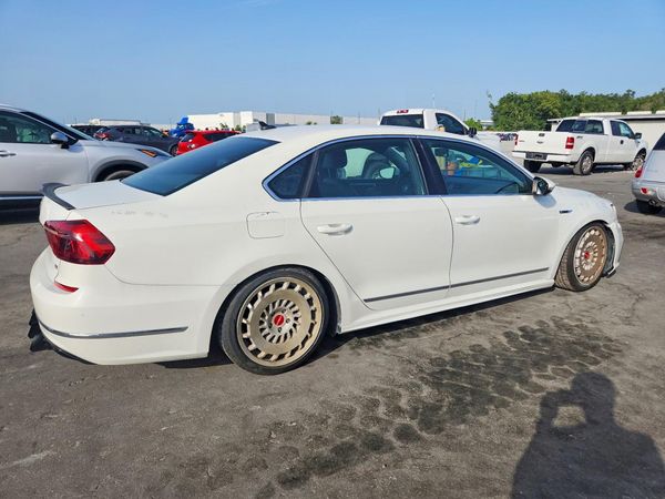 2017 VOLKSWAGEN PASSAT