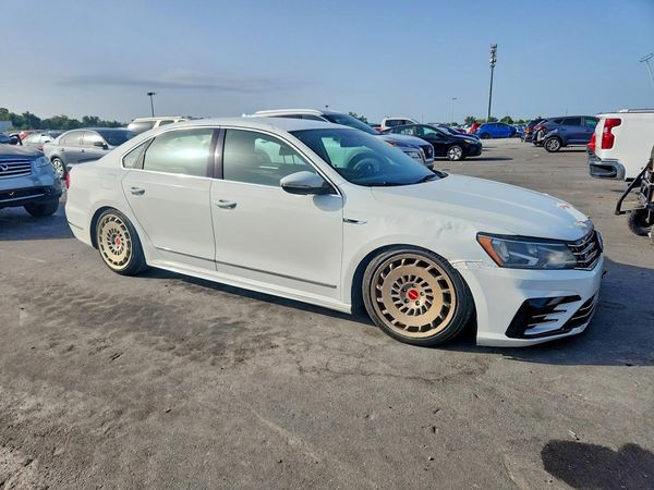 2017 VOLKSWAGEN PASSAT