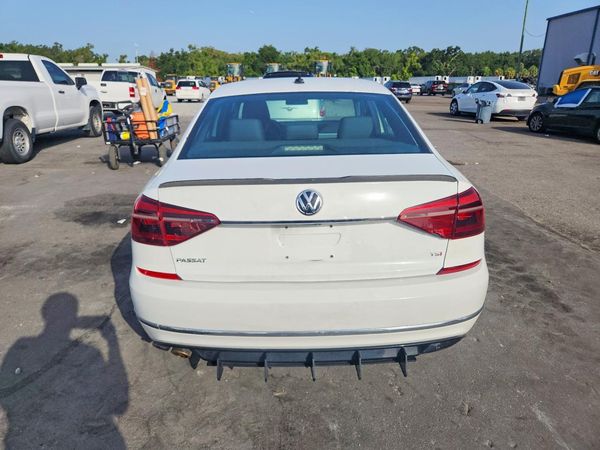 2017 VOLKSWAGEN PASSAT