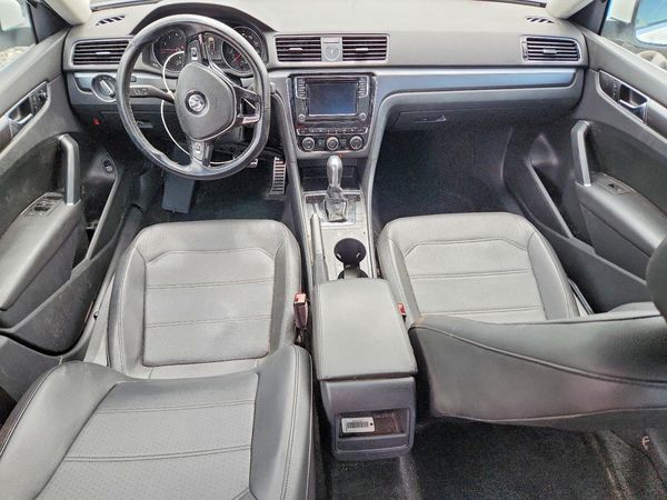2017 VOLKSWAGEN PASSAT