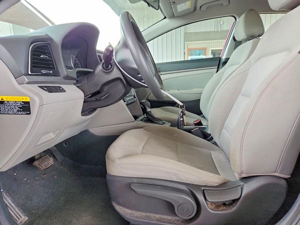 2017 HYUNDAI ELANTRA — DENT