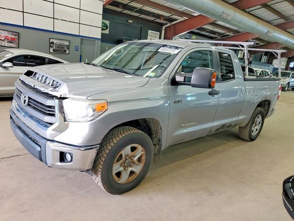 2015 TOYOTA TUNDRA SR5 Grade