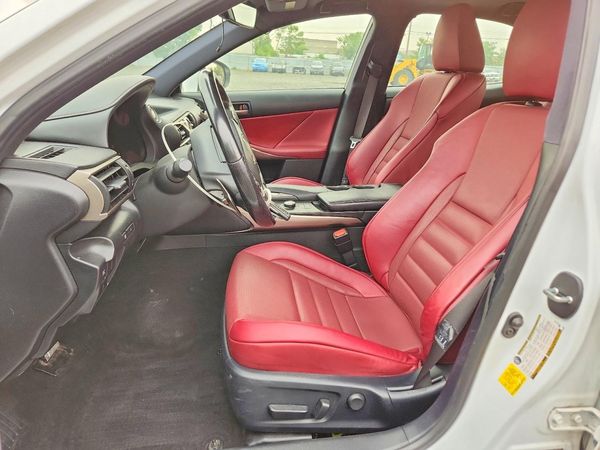 2019 LEXUS IS
