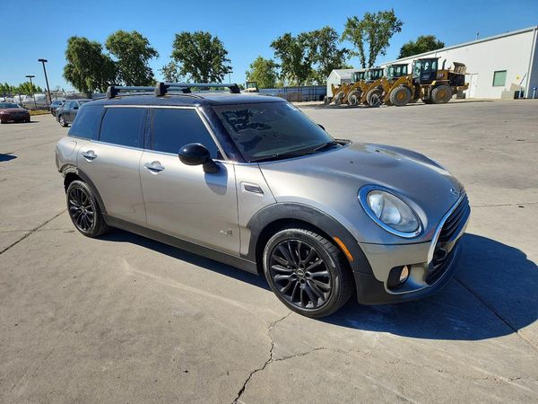 2017 MINI COOPER