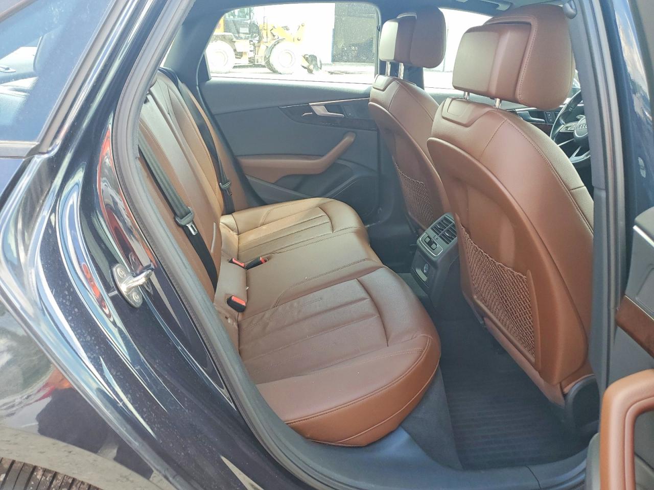 2017 AUDI A4 quattro Premium
