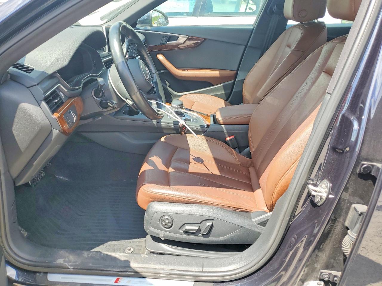 2017 AUDI A4 quattro Premium