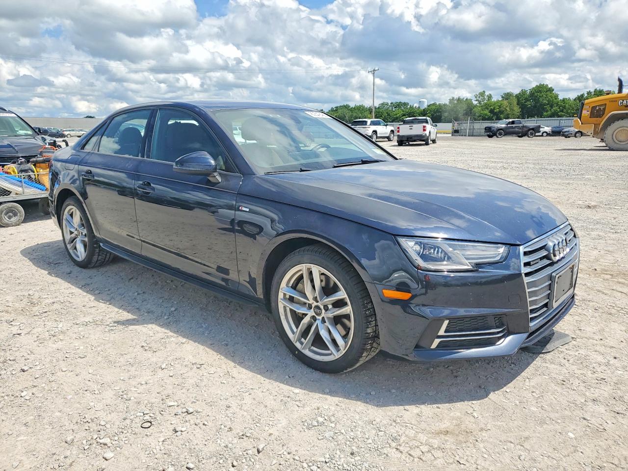 2017 AUDI A4 quattro Premium