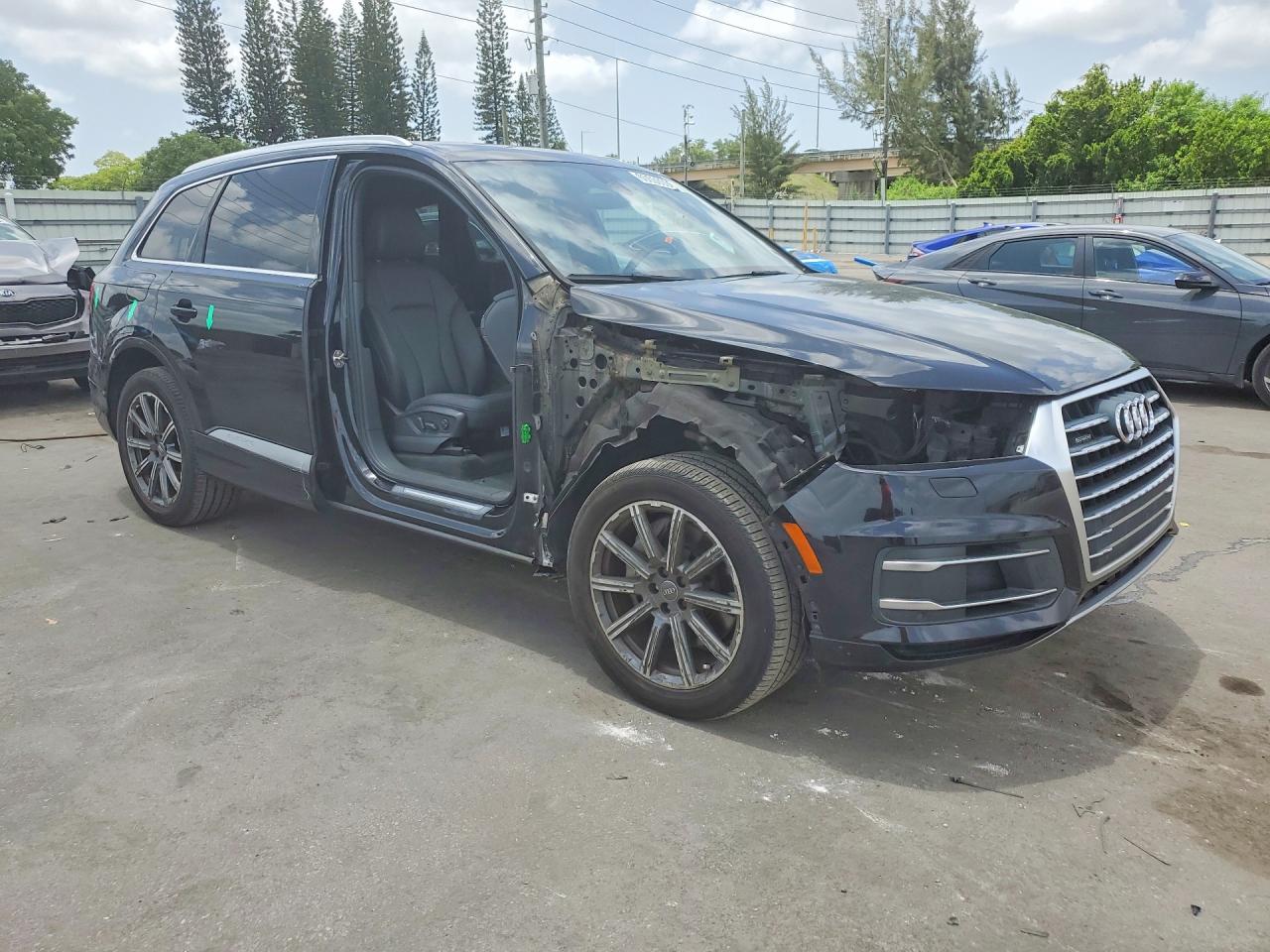 2017 AUDI Q7 quattro Premium Plus