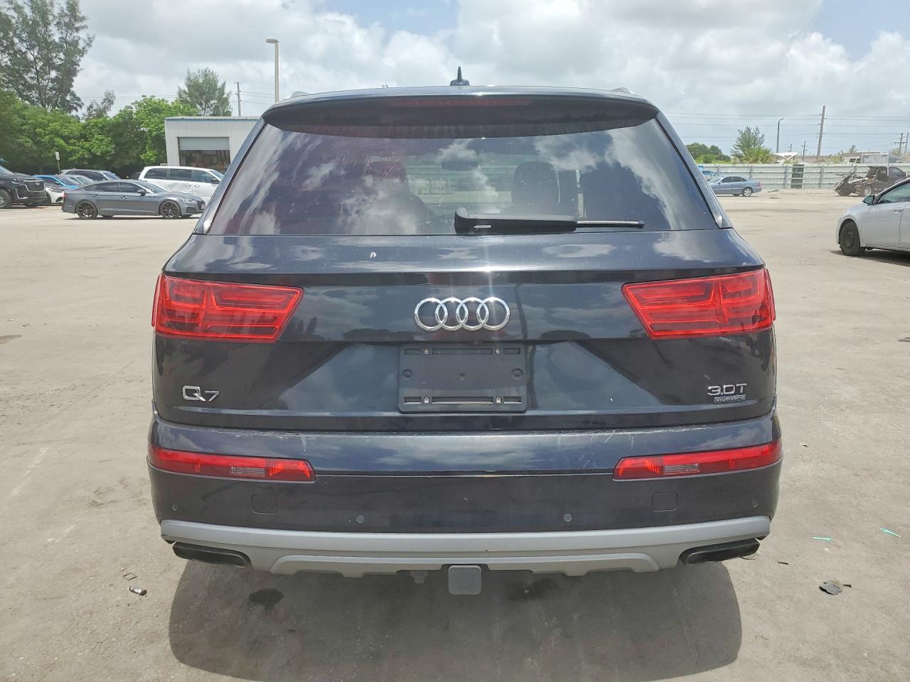 2017 AUDI Q7 quattro Premium Plus