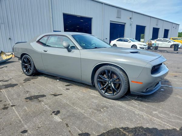 2017 DODGE CHALLENGER SXT