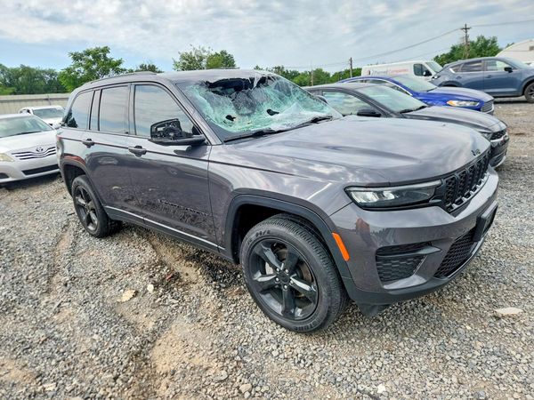 2023 JEEP GRAND CHEROKEE LAREDO 4X4