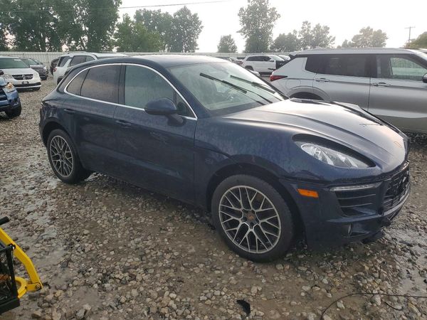 2017 PORSCHE MACAN