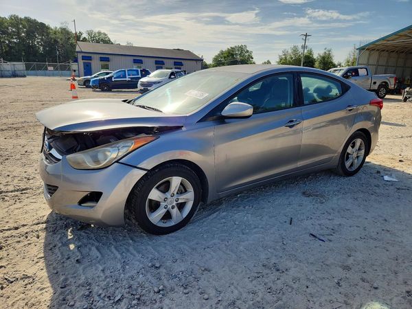 2012 HYUNDAI ELANTRA