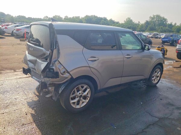 2024 KIA SOUL LX, S