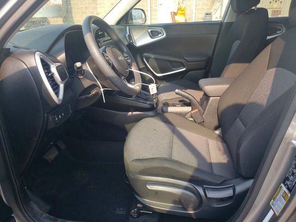 2024 KIA SOUL LX, S