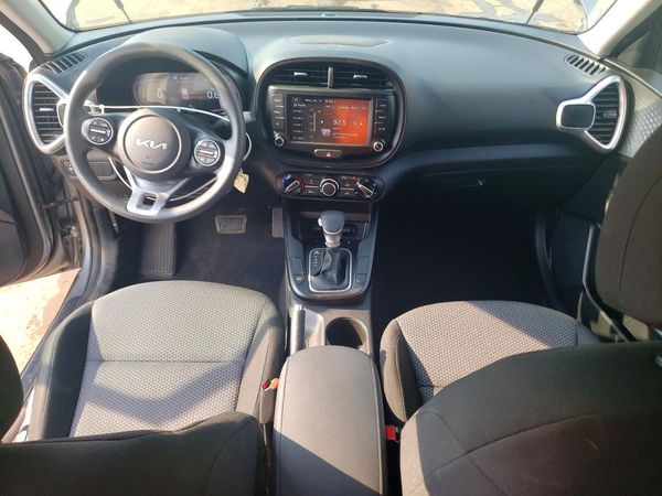 2024 KIA SOUL LX, S