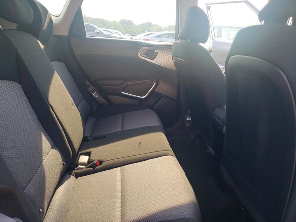 2024 KIA SOUL LX, S