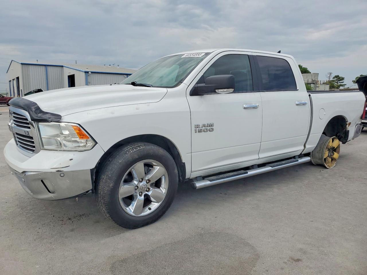 2017 RAM 1500 SLT CREW CAB 4X2