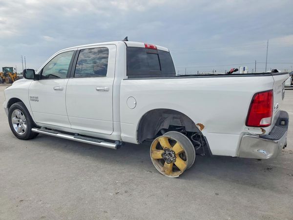 2017 RAM 1500 SLT CREW CAB 4X2