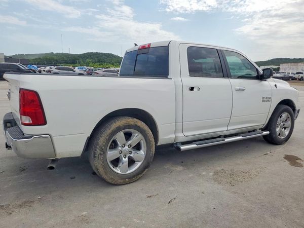 2017 RAM 1500 SLT CREW CAB 4X2