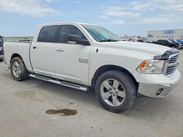 2017 RAM 1500 SLT CREW CAB 4X2