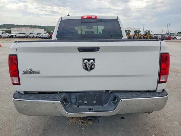 2017 RAM 1500 SLT CREW CAB 4X2