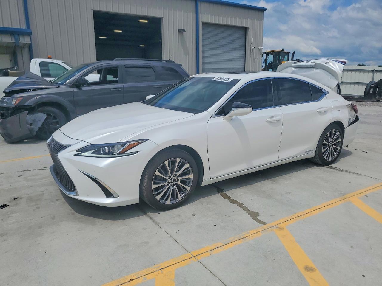 2020 LEXUS ES 300h Premium