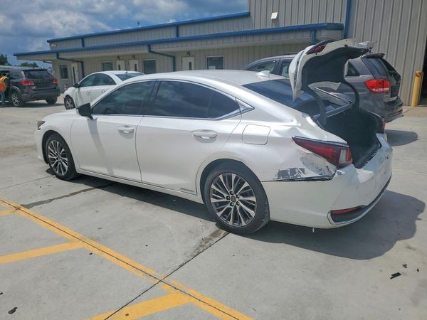 2020 LEXUS ES 300h Premium