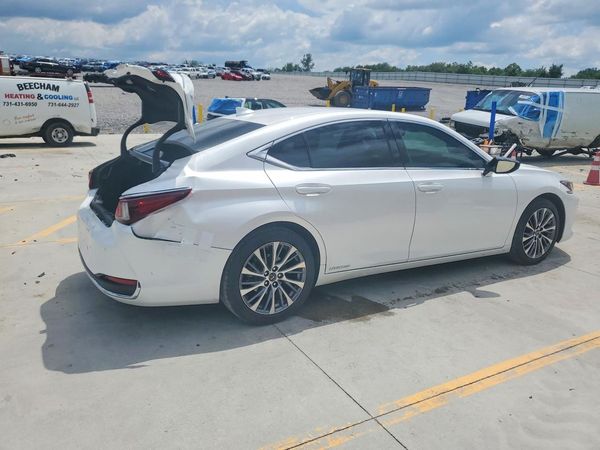2020 LEXUS ES 300h Premium