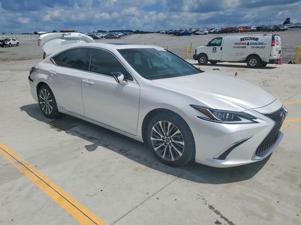2020 LEXUS ES 300h Premium