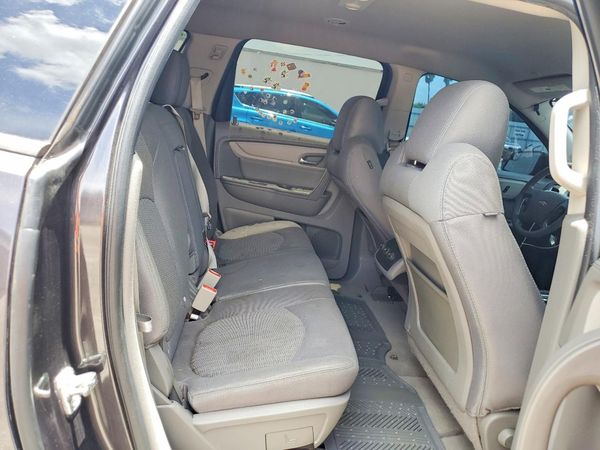 2014 CHEVROLET TRAVERSE LS