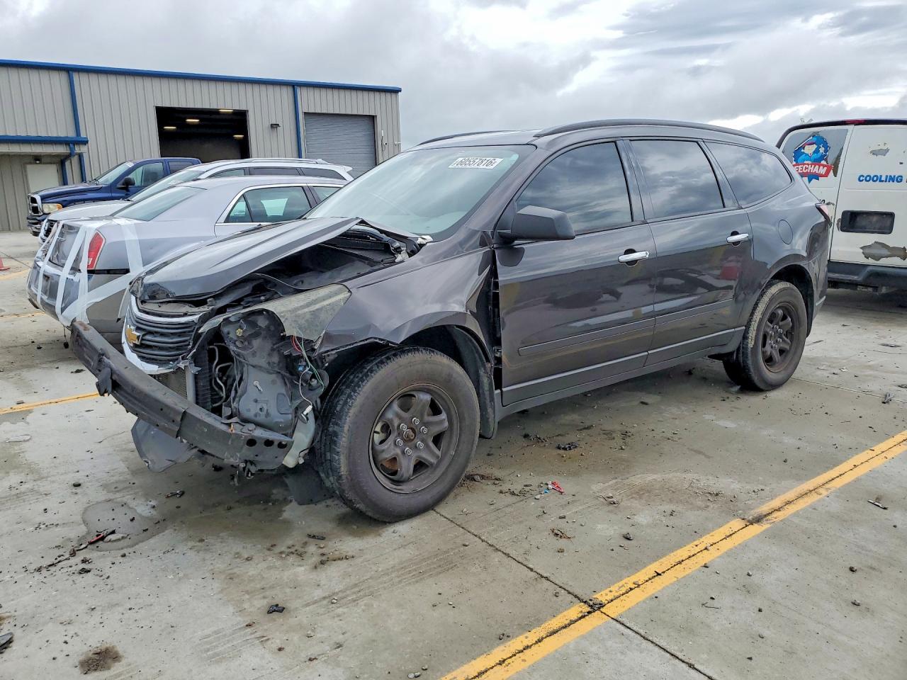 2017 CHEVROLET TRAVERSE LS