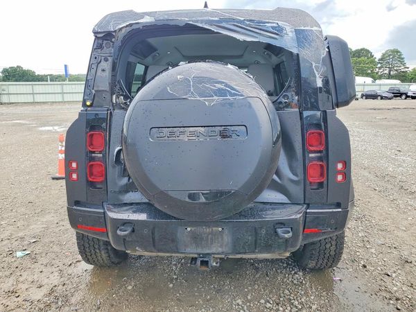 2025 LAND ROVER DEFENDER 110 X-Dynamic SE