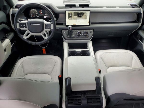 2025 LAND ROVER DEFENDER 110 X-Dynamic SE
