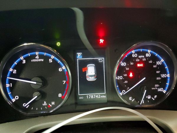 2016 TOYOTA RAV4 XLE (M Grade)
