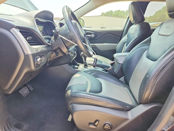 2014 JEEP CHEROKEE Limited — DENT