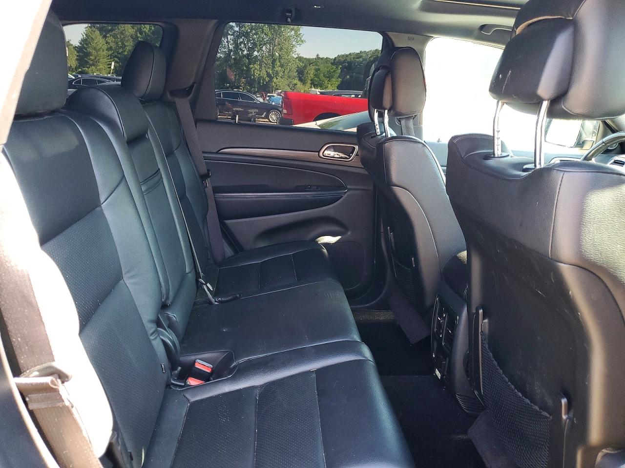 2019 JEEP GRAND CHEROKEE LAREDO 4X2